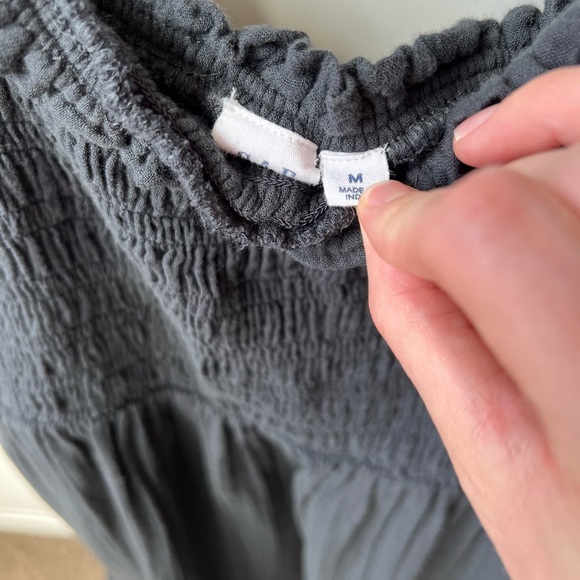 Never worn GAP black midi Sleeveless smocked Dress medium - Picture 4 of 10